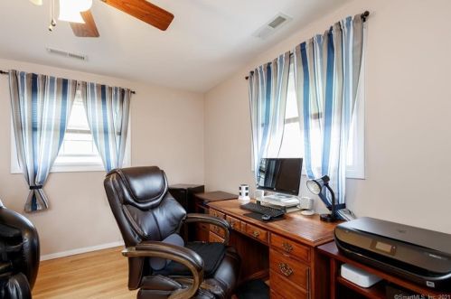 27 Seagrave St, Killingly CT 06239-4129 exterior