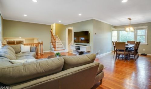 503 Park Ave, Berkeley Heights NJ 07922-1421 exterior