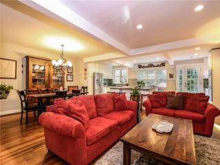 1242 Prospect Ave, Brooklyn, NY 11218-1304