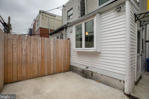 2017 Colorado St, Philadelphia PA 19145-2911 exterior