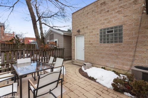 1921 Oakdale Ave, Chicago IL 60657-4026 exterior