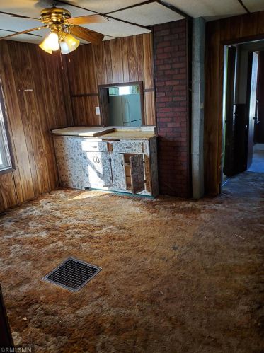 611 Charles Ave, Saint Paul MN 55104-2717 exterior