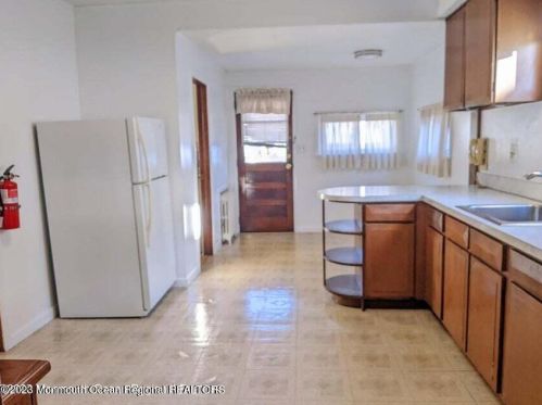 6 Lincoln Ave, Edison NJ exterior