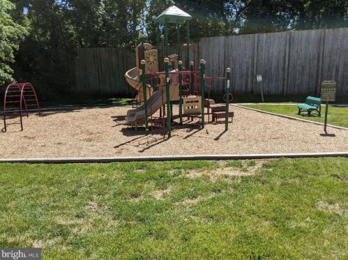 5 Robert Pearson Ct, Trenton, NJ 08610-2723