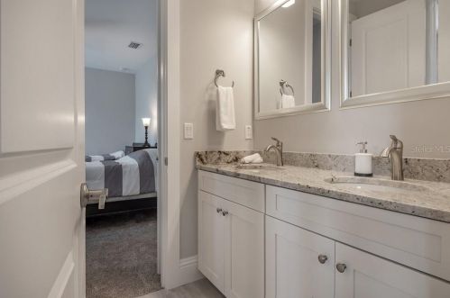 305 Hanna Ave, Tampa FL  33604-6633 exterior