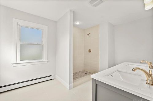 109 Hurlbutt St, Wilton CT  06897-3215 exterior