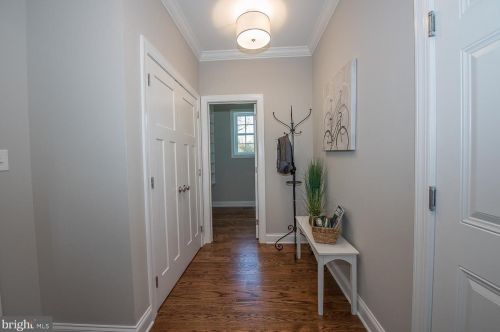 323 Abbey Rd, Berwyn PA 19312-1830 exterior