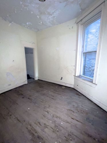 1945 Kedzie Ave, Chicago IL 60629-3532 exterior