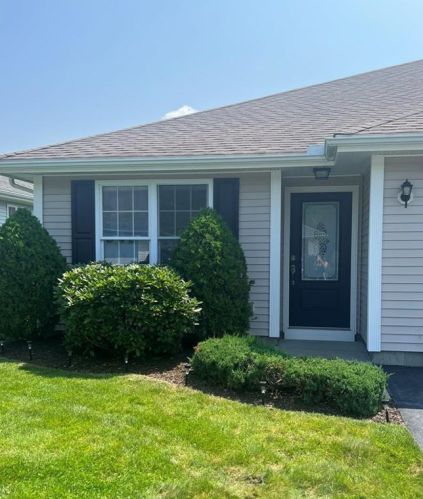 1204 Village Green Cir, Coventry, RI 02816-2818