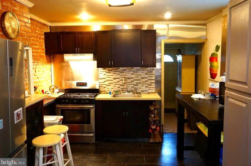 2237 Carpenter St, Philadelphia PA 19146-2418 exterior