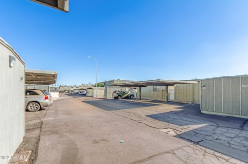 2045 Elm St, Phoenix AZ  85015-3733 exterior