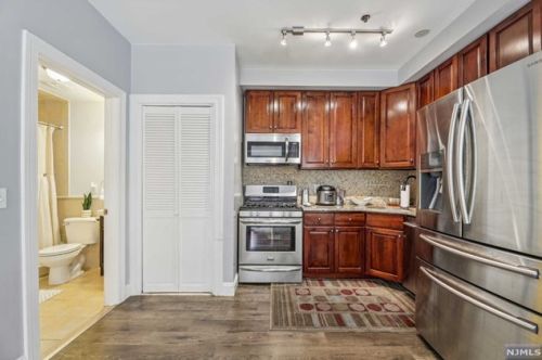 2416 West St, Union City NJ 07087-3798 exterior