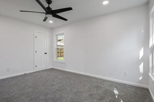 2521 Amelia St, Dallas TX  75235-8222 exterior