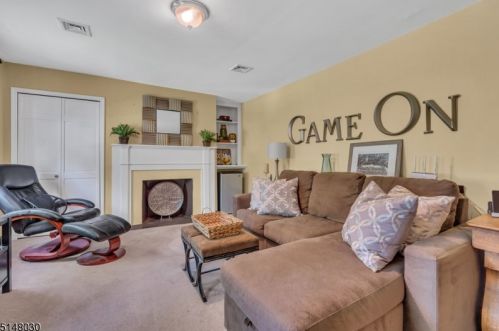 234 Old York Rd, Bridgewater NJ 08807-2686 exterior