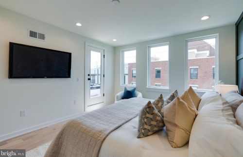 959 Marshall St, Philadelphia PA 19122 exterior