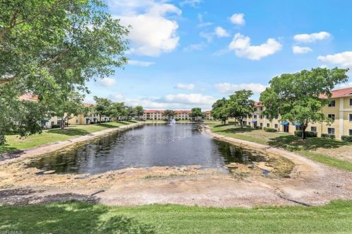 8234 Key Royal Cir, Naples FL 34119-6798 exterior
