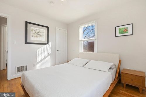 209 62nd St, Washington DC  20019-7933 exterior