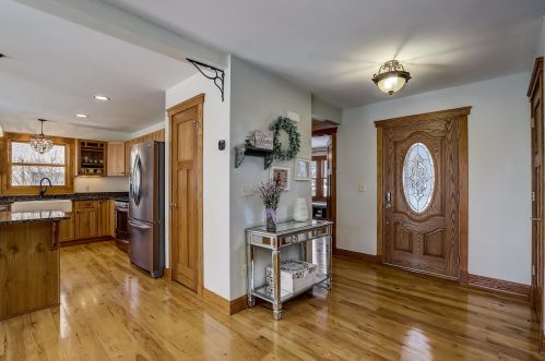 5717 Howard Ave, Milwaukee, WI 53220-2064