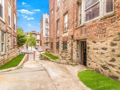 1923 Hennessy Pl, Bronx NY 10453-2910 exterior