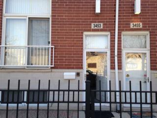 3453 Emerald Ave, Chicago IL  60616-3418 exterior
