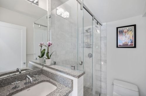 26 Gdn St, Boston MA 02114-3709 exterior