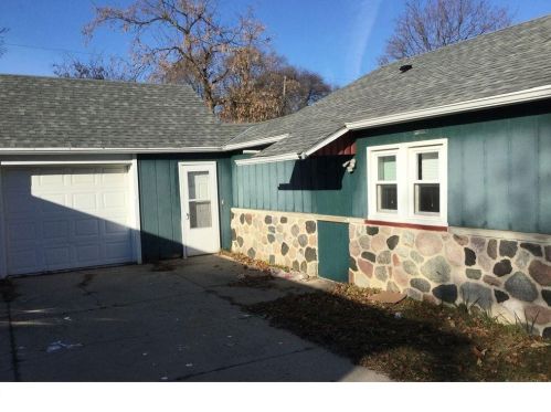 5637 79th St, Milwaukee, WI 53218-2104