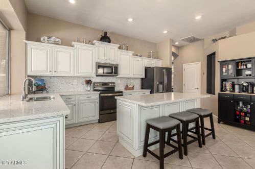 1872 Lantana Dr, Chandler AZ  85248-2170 exterior