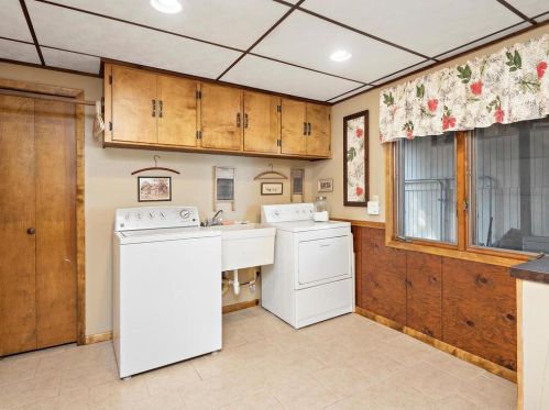 5934 Main St, Maple Plain MN 55359-9359 exterior