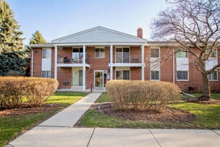 6175 Howard Ave, Milwaukee WI  53220-1927 exterior