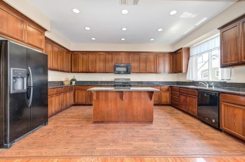 1302 Tapestry Ln, Concord CA 94520-3965 exterior