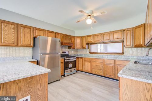 215 Highland Ave, Rockville MD  20850-4136 exterior