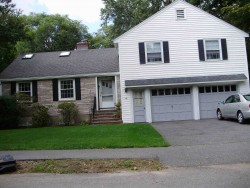 21 Vista Ave, Newton, MA 02466-2810