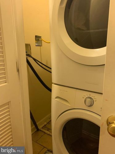 2233 Camac St, Philadelphia PA  19133-1014 exterior