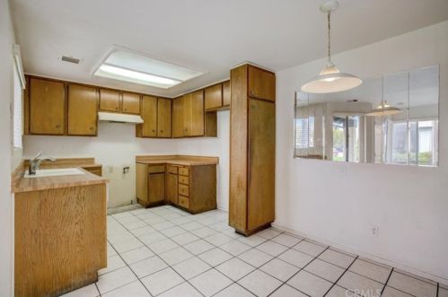 5221 Perkins Rd, Oxnard CA 93033-8358 exterior