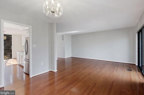 10943 Deborah Dr, Rockville MD 20854-2724 exterior