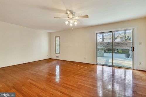 1904 Dundee Rd, Rockville MD 20850-3135 exterior