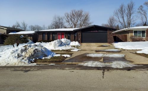 2119 Dartmoor Dr, Joliet IL 60435-3310 exterior