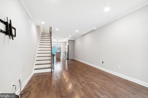 2021 Lawrence St, Philadelphia PA  19122-1516 exterior