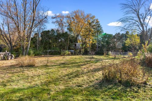 6924 Yates Rd, Milwaukee WI 53217-3948 exterior