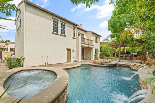 10464 Caribou Way, Tustin CA  92782-1470 exterior