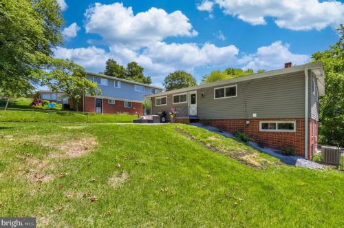 11404 Fairoak Dr, Silver Spring MD  20902-3137 exterior