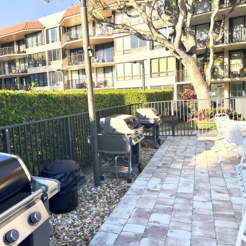 799 Jeffery St, Boca Raton FL 33487-4102 exterior