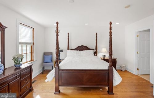 124 Bainbridge St, Philadelphia PA 19147-1866 exterior