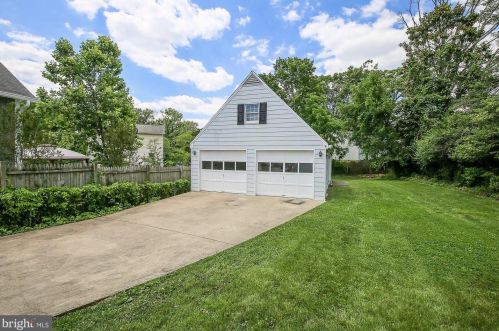 4621 6th St, Arlington, VA 22204-1417