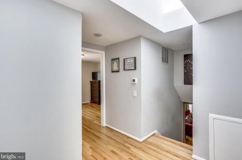 9104 Fls Chapel Way, Rockville MD 20854-2455 exterior