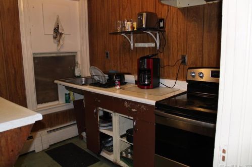 90 Pulaski St, Torrington CT 06790-4636 exterior