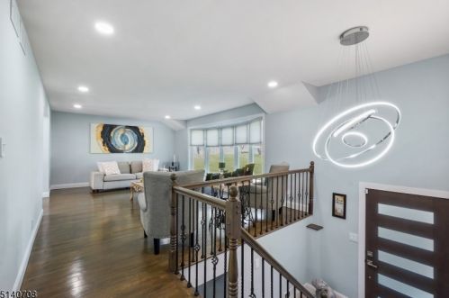 1626 Larkspur Dr, Mountainside NJ  07092-1347 exterior