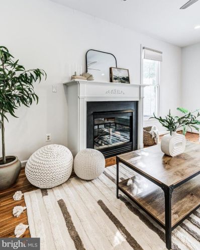 213 Creek Valley Ln, Rockville MD  20850-5603 exterior