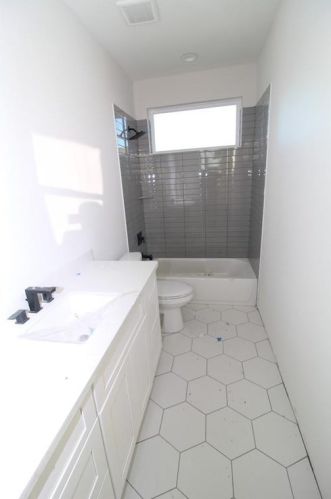 5421 Blue Bird Ln, Austin TX 78745-3149 exterior