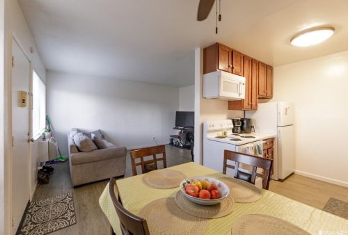 1050 Oak Grove Rd, Concord CA 94518-3254 exterior